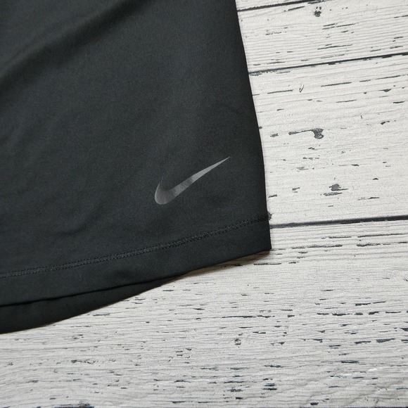 Nike Pro Hypercool Shirt Womens Medium Black Athletic Training Top 832054-010 - Picture 2 of 9